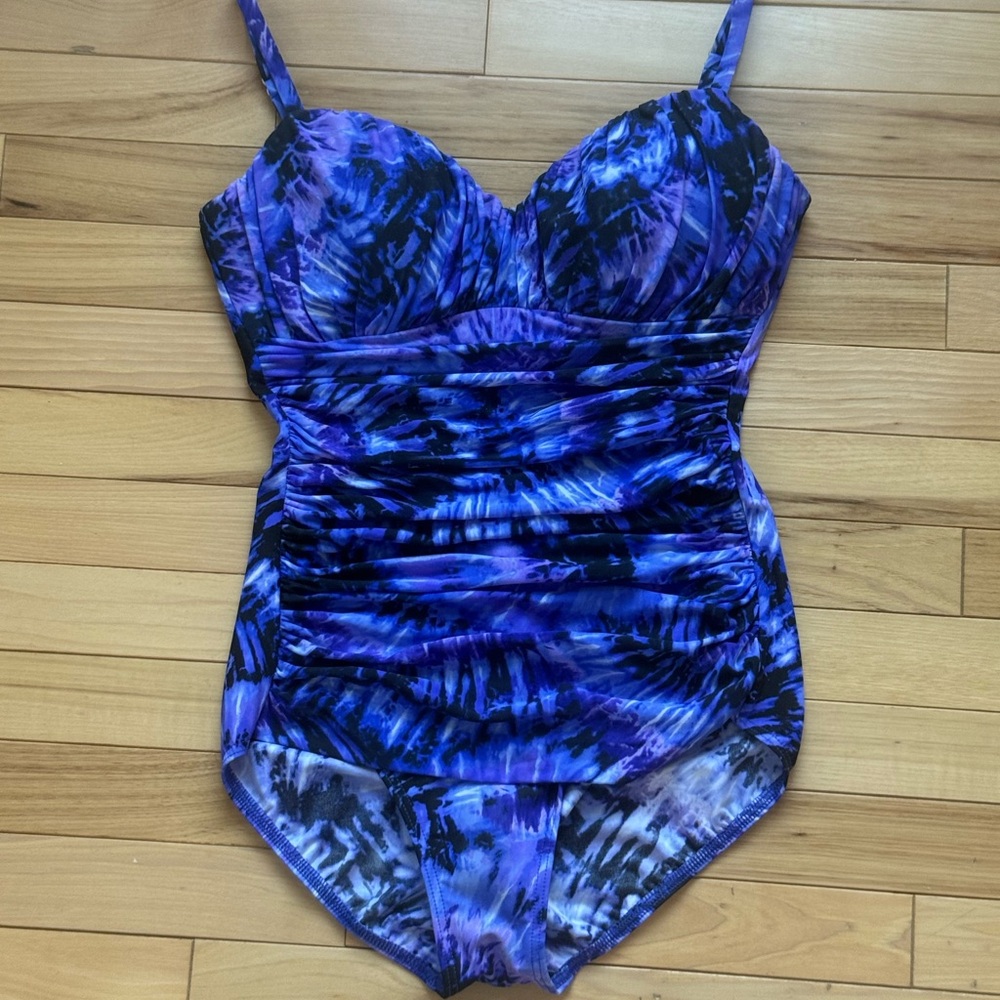 Miraclesuit Size 12 Estilo Style One-Piece Swimsuit